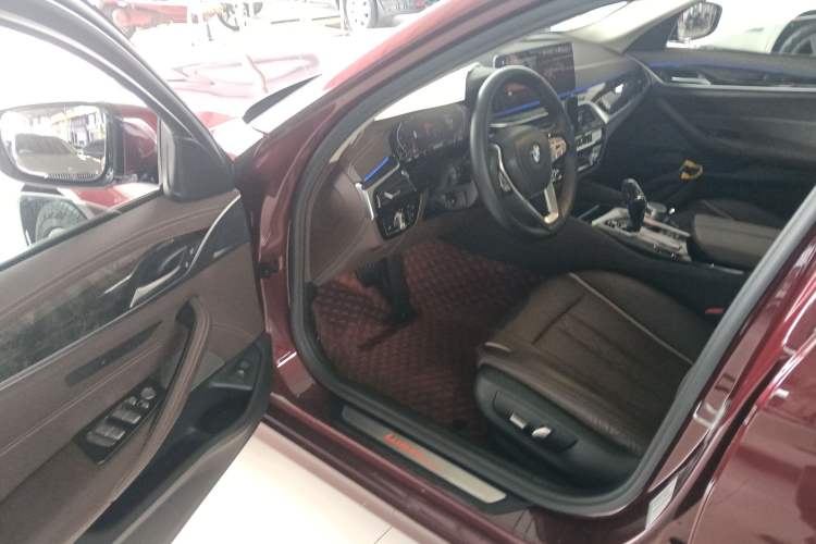 Used BMW 5 Series 2021 525Li Luxury Package Interior 3