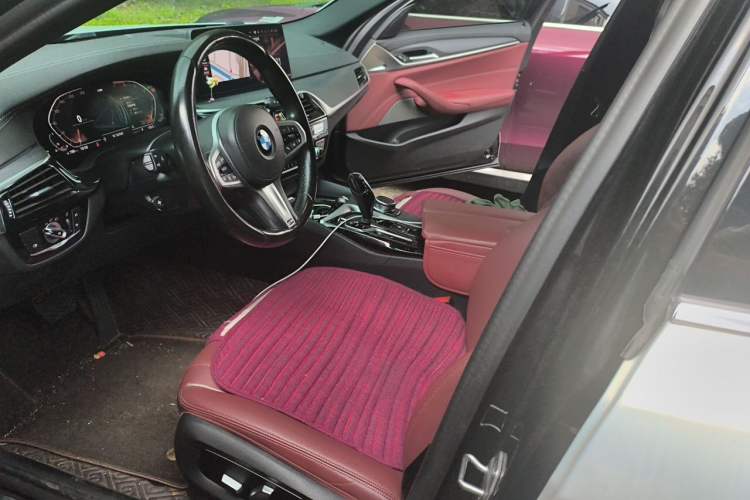 Used BMW 5 Series 2021 Facelifted 530Li Leading Edition M Sport Package Left Front Seat