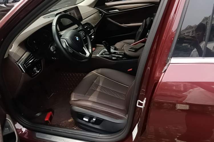Used BMW 5 Series 2021 530Li Leading Luxury Package Left Front Seat