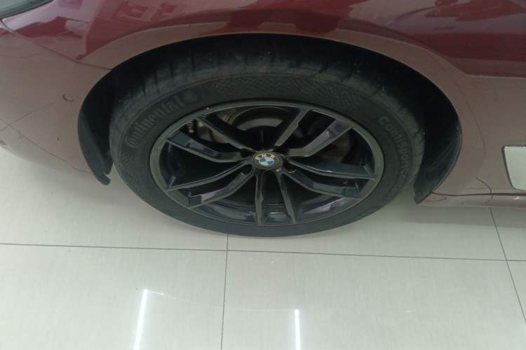Used BMW 5 Series 2021 525Li M Sport Package Left Front Wheel Hub