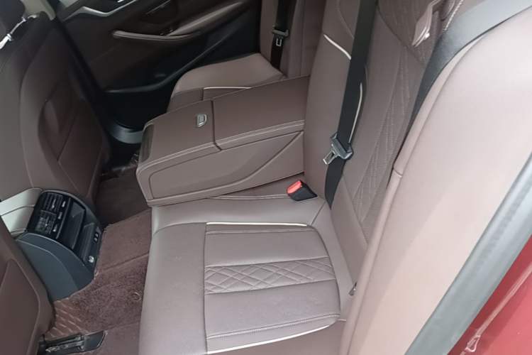 Used BMW 5 Series 2021 530Li Leading Luxury Package Left Rear Seat