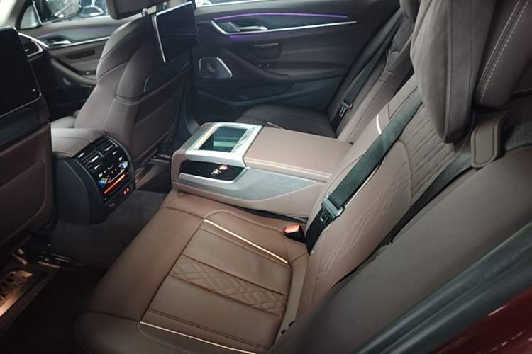 Used BMW 5 Series 2021 530Li Executive Luxury Package Left Rear Seat