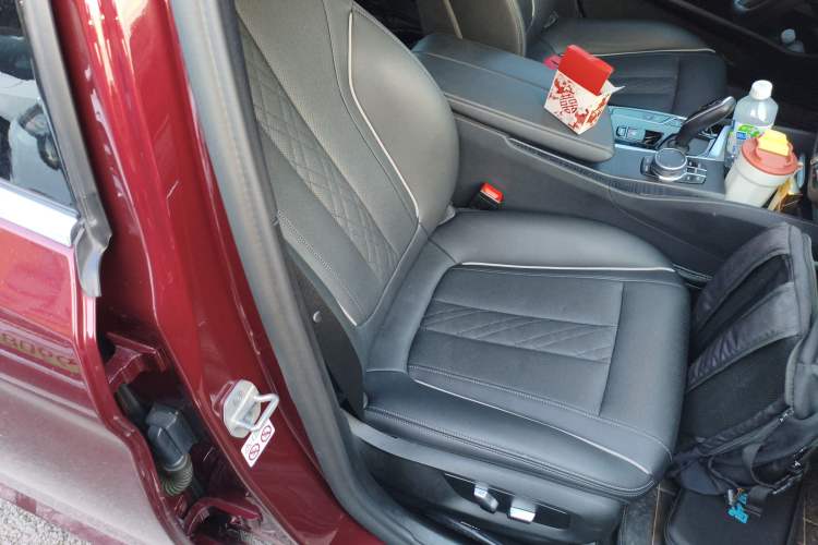 Used BMW 5 Series 2021 530Li Leading Model M Sport Package Right Front Seat