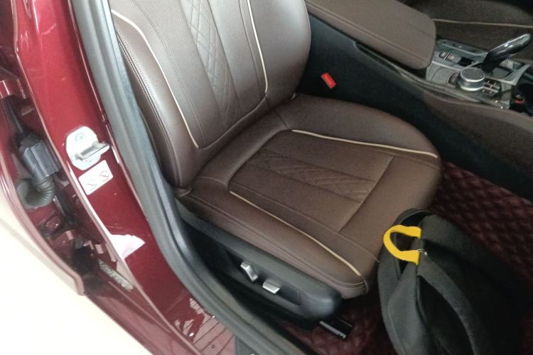 Used BMW 5 Series 2021 525Li Luxury Package Right Front Seat