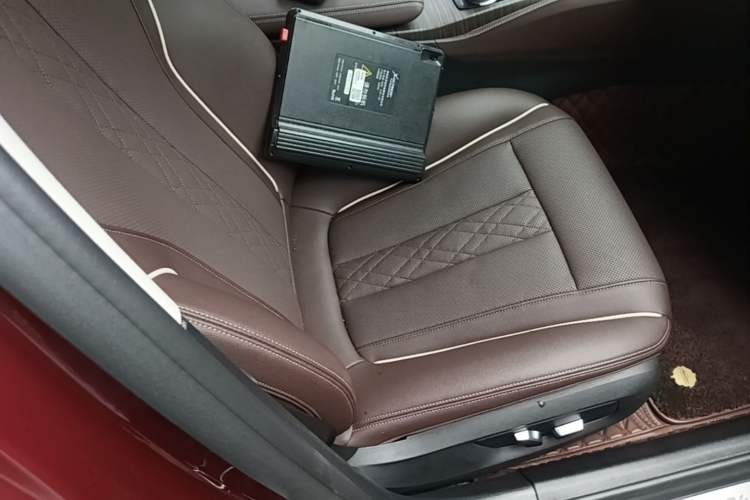 Used BMW 5 Series 2021 530Li Leading Luxury Package Right Front Seat