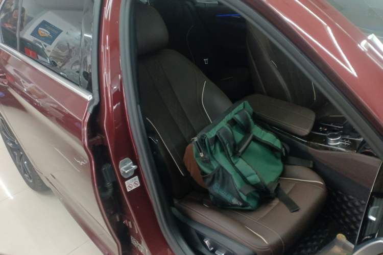 Used BMW 5 Series 2021 525Li M Sport Package Right Front Seat