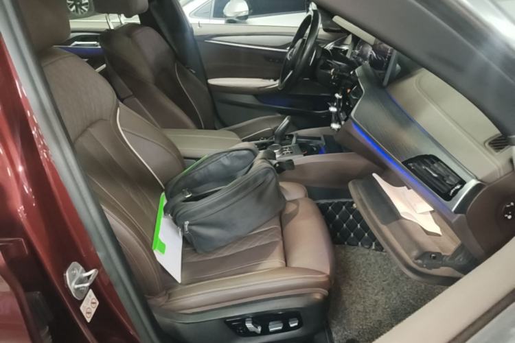 Used BMW 5 Series 2021 530Li Luxury Edition M Sport Package Right Front Seat