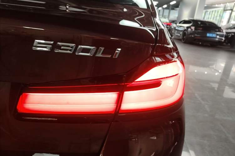 Used BMW 5 Series 2021 530Li Executive Luxury Package Right Rear Taillight
