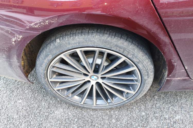 Used BMW 5 Series 2021 530Li Leading Model M Sport Package Right Rear Wheel Hub