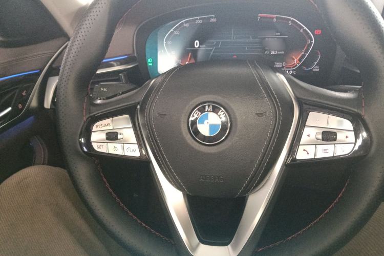 Used BMW 5 Series 2021 525Li Luxury Package Steering Wheel