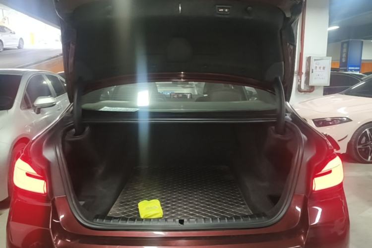 Used BMW 5 Series 2021 530Li Luxury Edition M Sport Package Trunk