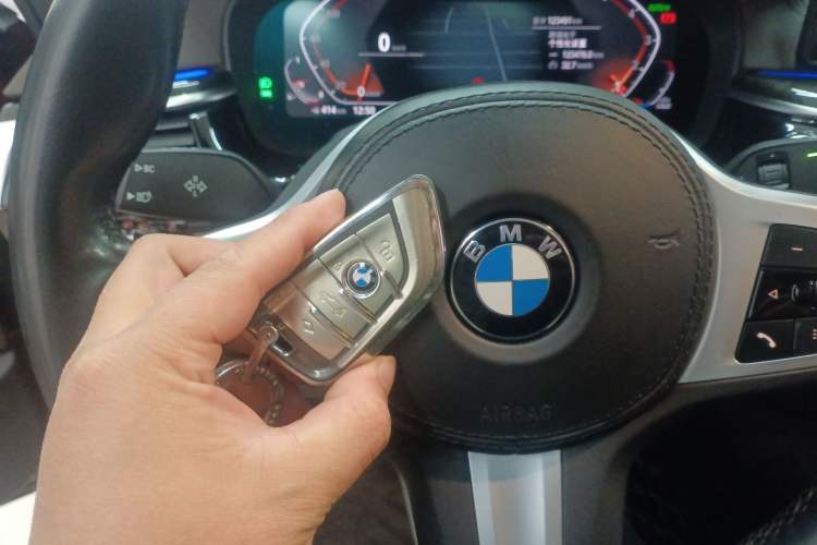 Used BMW 5 Series 2021 525Li M Sport Package Vehicle Key