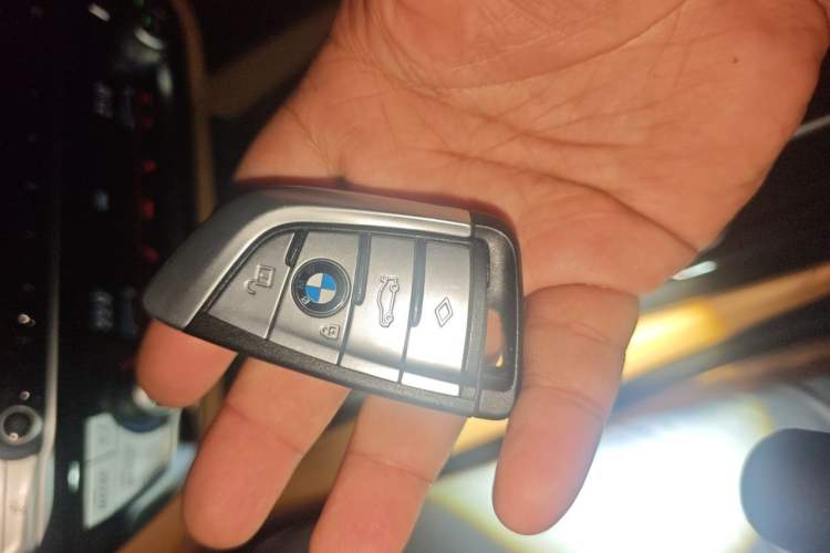 Used BMW 5 Series 2021 525Li M Sport Package Vehicle Key