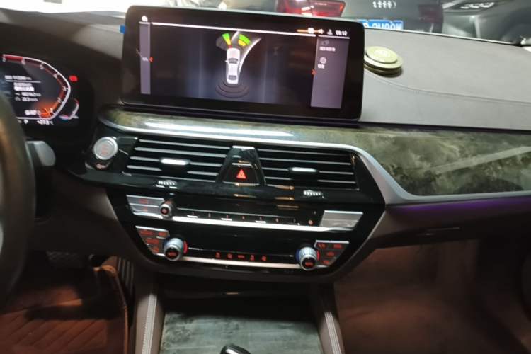 Used BMW 5 Series 2021 Updated Version 525Li Luxury Package Audio And AC Panel