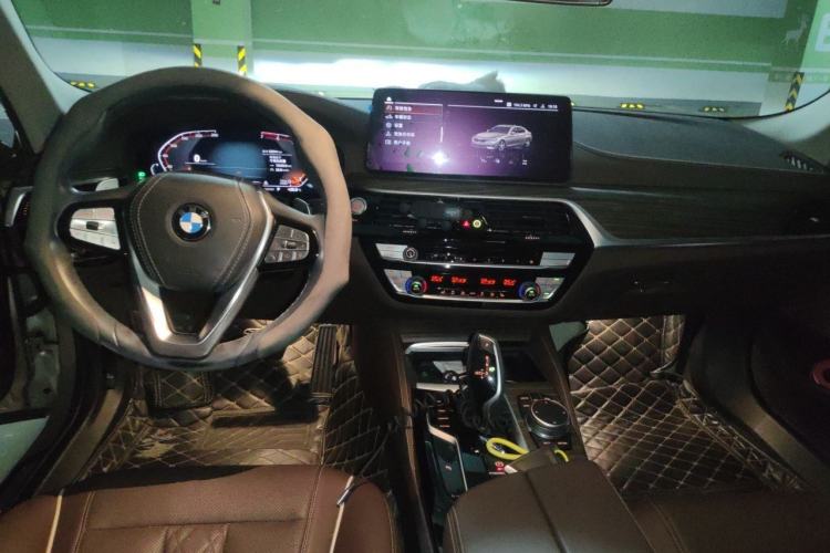 Used BMW 5 Series 2021 530Li Leading Luxury Package Center Console