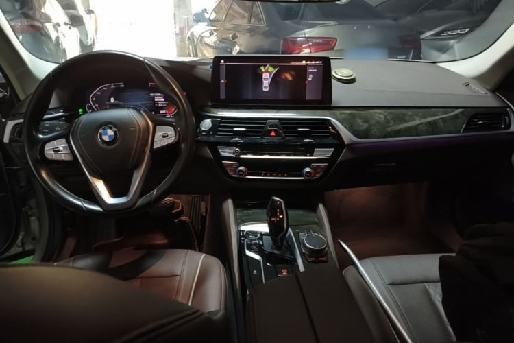 Used BMW 5 Series 2021 Updated Version 525Li Luxury Package Center Console