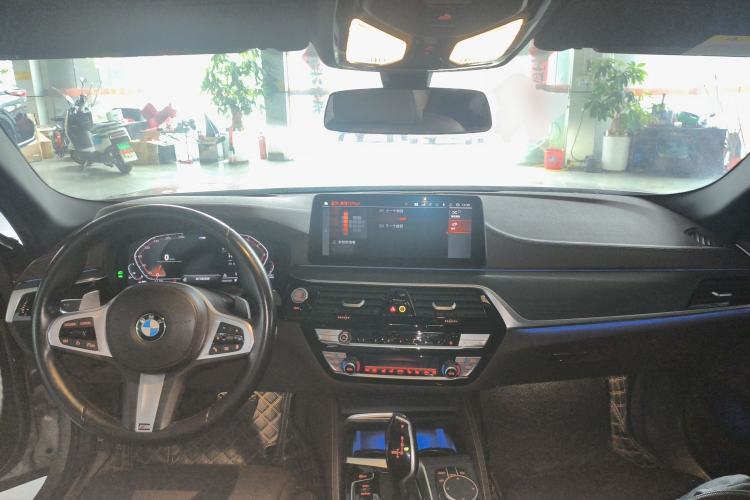 Used BMW 5 Series 2021 Restyled 530Li Luxury Edition M Sport Package Center Console