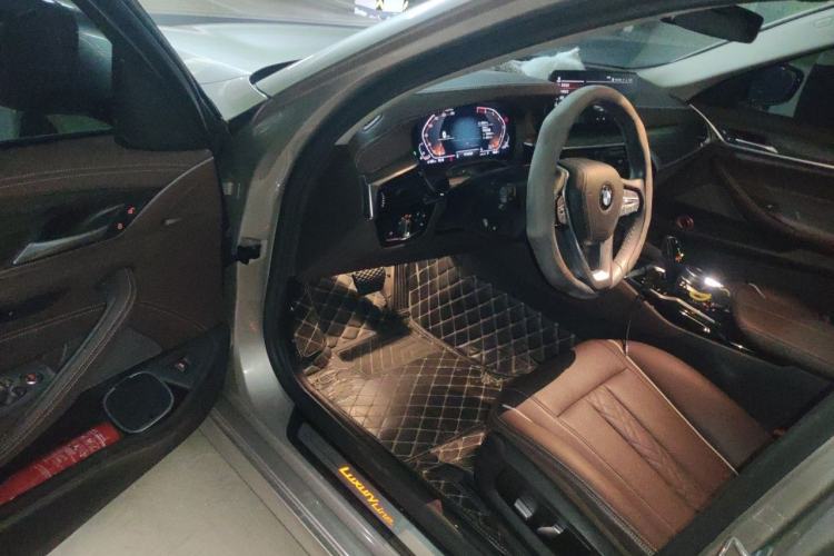 Used BMW 5 Series 2021 530Li Leading Luxury Package Driver Seat