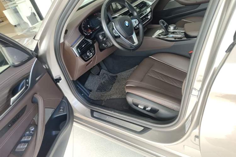 Used BMW 5 Series 2021 530Li Leading Luxury Package Driver Seat