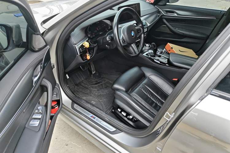 Used BMW 5 Series 2021 Restyled 540i Sport Line with M Sports Package Driver Seat