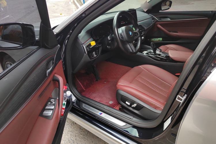 Used BMW 5 Series 2021 Facelifted 530Li Leading Edition M Sport Package Driver Seat