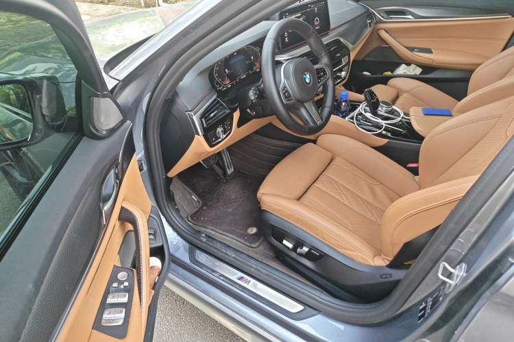 Used BMW 5 Series 2021 530i M Sport Package Driver Seat