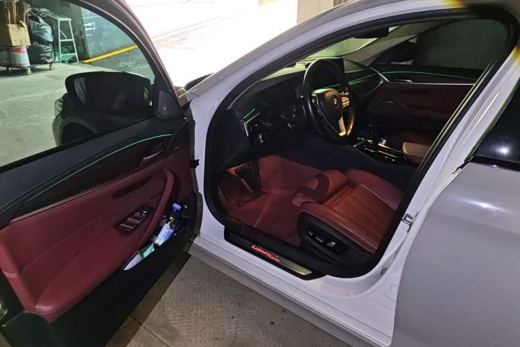 Used BMW 5 Series 2021 530Li Luxury Edition Premium Package Driver Seat