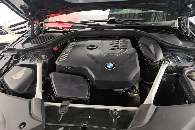 Used BMW 5 Series 2021 525i M Sport Package Engine Bay