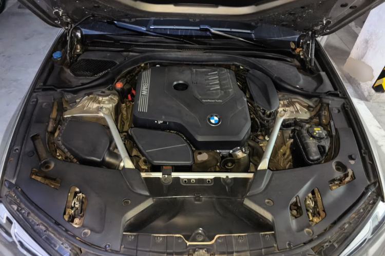 Used BMW 5 Series 2021 Updated Version 525Li Luxury Package Engine Bay