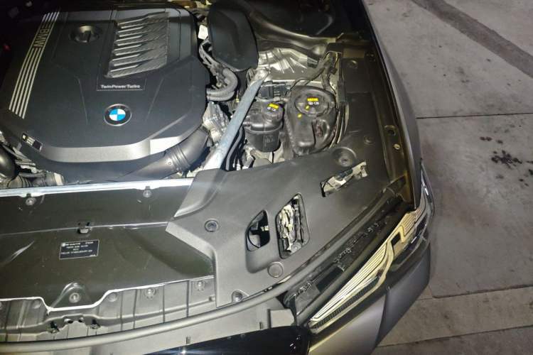 Used BMW 5 Series 2021 540i Sport Line M Sport Package Engine Bay Left