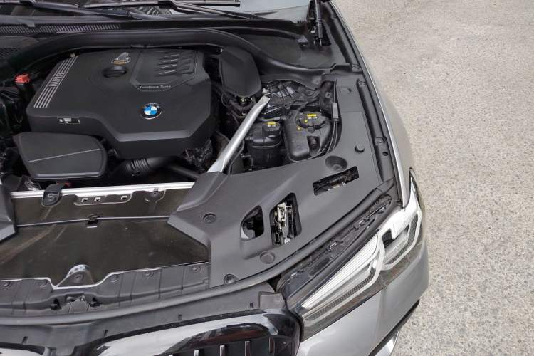 Used BMW 5 Series 2021 Facelifted 530Li Leading Edition M Sport Package Engine Bay Left
