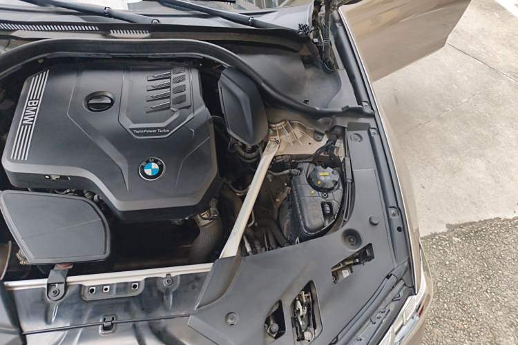 Used BMW 5 Series 2021 Updated Version 525Li Luxury Package Engine Bay Left