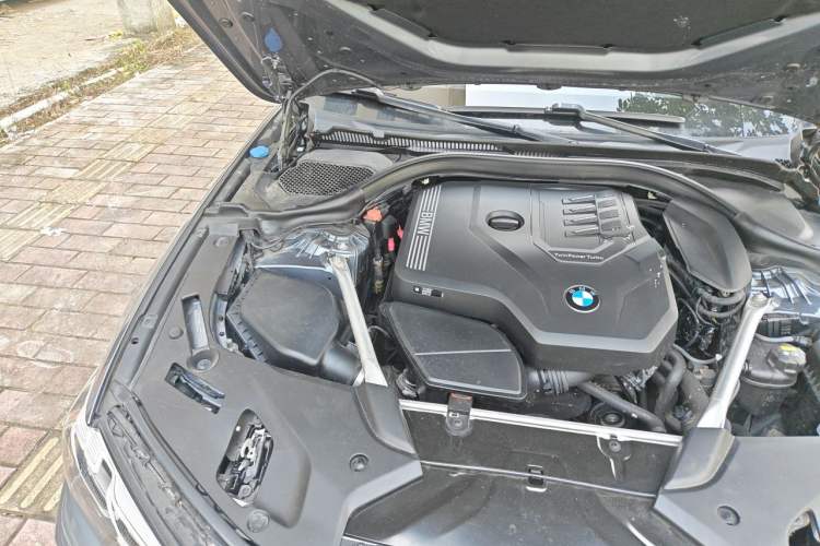 Used BMW 5 Series 2021 530i M Sport Package Engine Bay Right