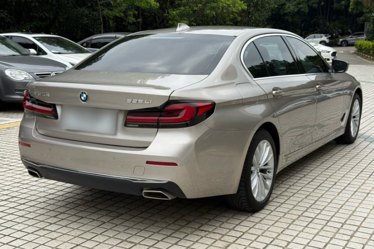 Used BMW 5 Series 2021 Updated Version 525Li Luxury Package Exterior 3