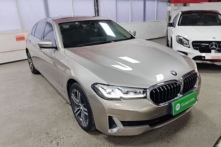 Used BMW 5 Series 2021 530Li Leading Luxury Package Front Right 45 Deg