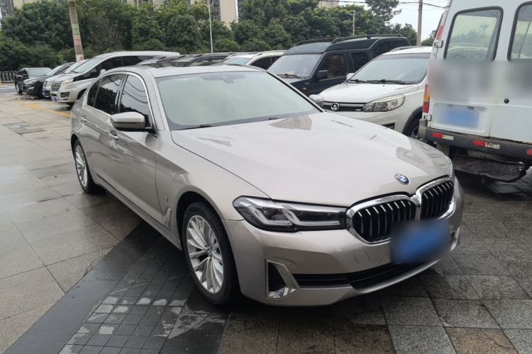 Used BMW 5 Series 2021 525Li Luxury Package Front Right 45 Deg