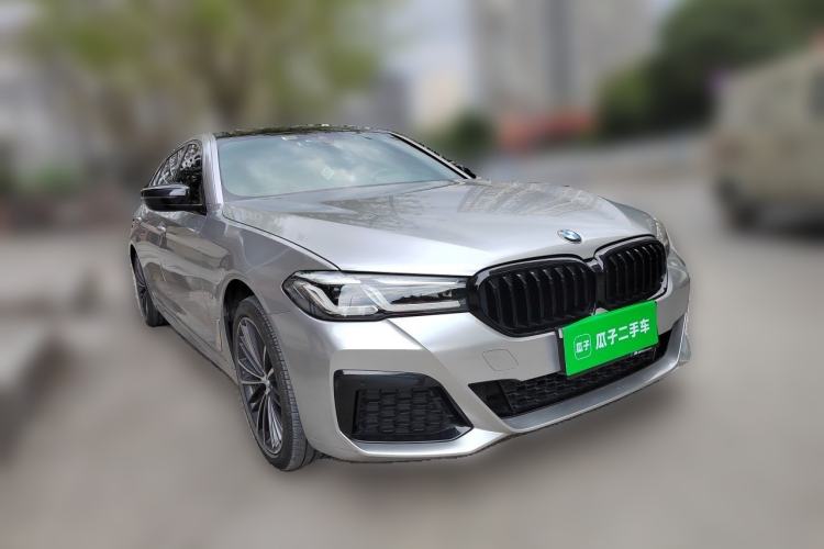 Used BMW 5 Series 2021 Facelifted 530Li Leading Edition M Sport Package Front Right 45 Deg