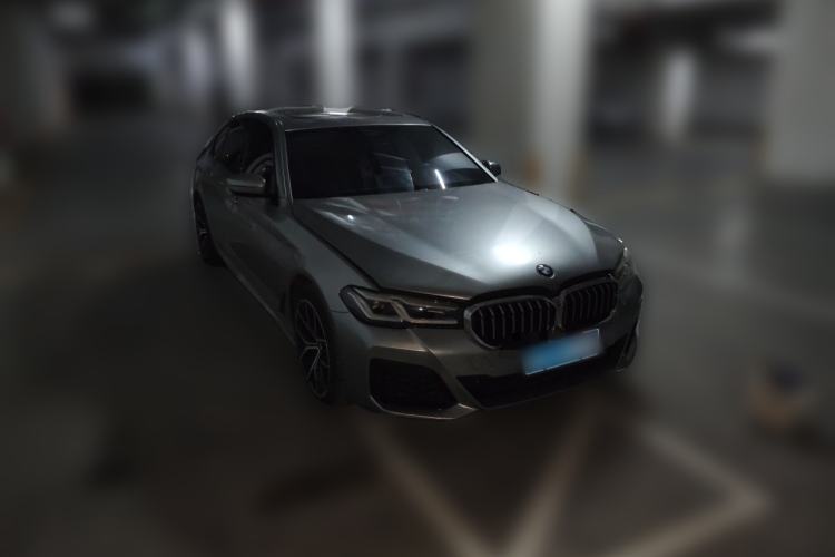 Used BMW 5 Series 2021 525Li M Sport Package Front Right 45 Deg