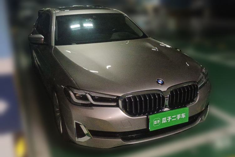 Used BMW 5 Series 2021 530Li Luxury Edition Premium Package Front Right 45 Deg