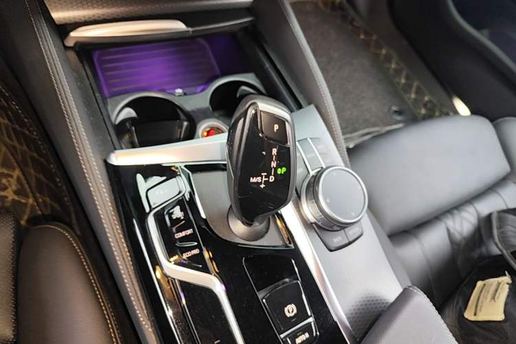 Used BMW 5 Series 2021 525i M Sport Package Gear Lever