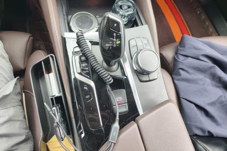 Used BMW 5 Series 2021 530Li Luxury Edition M Sport Package Gear Lever