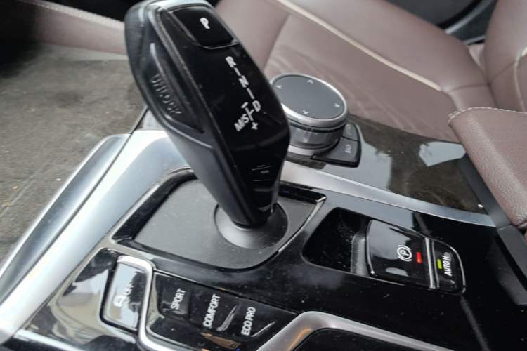 Used BMW 5 Series 2021 525Li Luxury Package Gear Lever