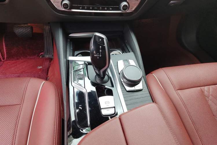 Used BMW 5 Series 2021 Facelifted 530Li Leading Edition M Sport Package Gear Lever