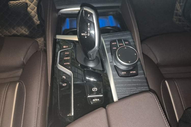 Used BMW 5 Series 2021 Restyled 530Li Luxury Edition M Sport Package Gear Lever