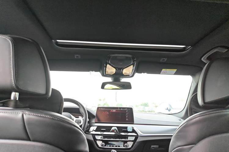 Used BMW 5 Series 2021 Restyled 540i Sport Line with M Sports Package Headliner