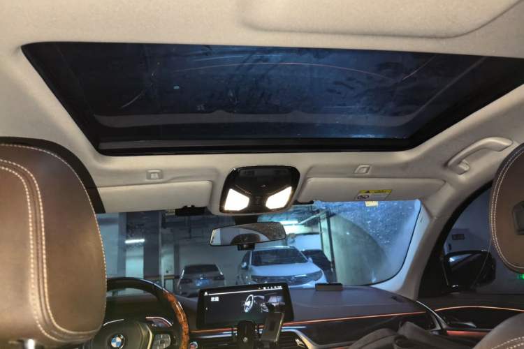 Used BMW 5 Series 2021 Updated Version 525Li Luxury Package Headliner
