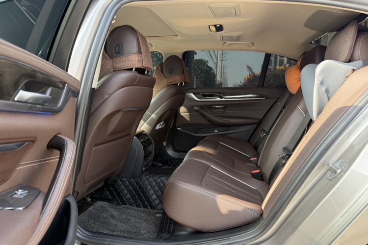 Used BMW 5 Series 2021 525Li Luxury Package Interior 5
