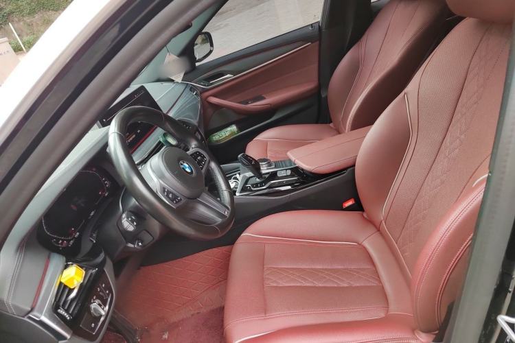 Used BMW 5 Series 2021 Facelifted 530Li Leading Edition M Sport Package Left Front Seat