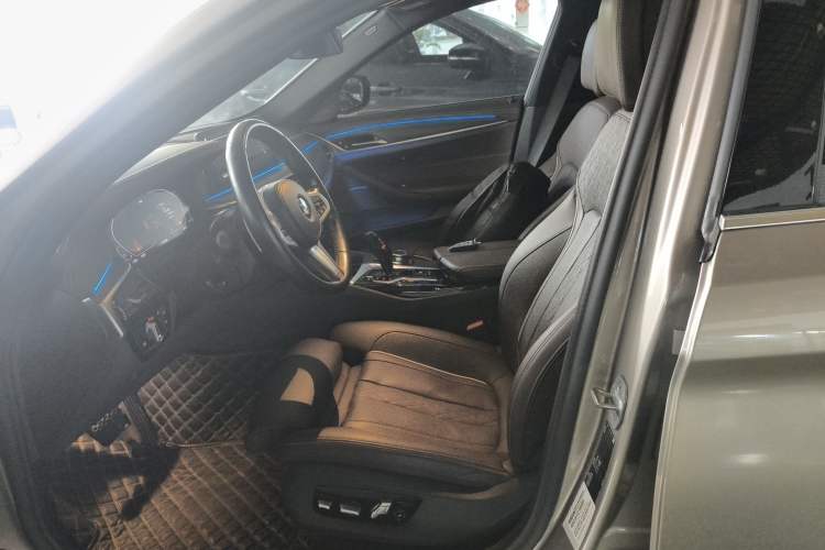 Used BMW 5 Series 2021 Restyled 530Li Luxury Edition M Sport Package Left Front Seat