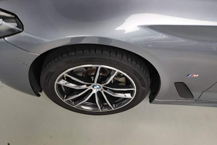 Used BMW 5 Series 2021 525i M Sport Package Left Front Wheel Hub